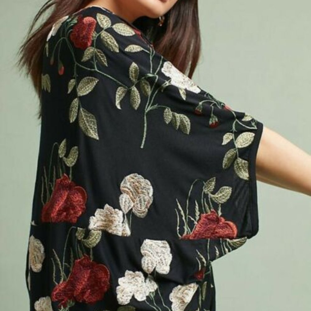Akemi + Kin Embroidered Floral Top Anthro XS/S - Picture 2 of 2
